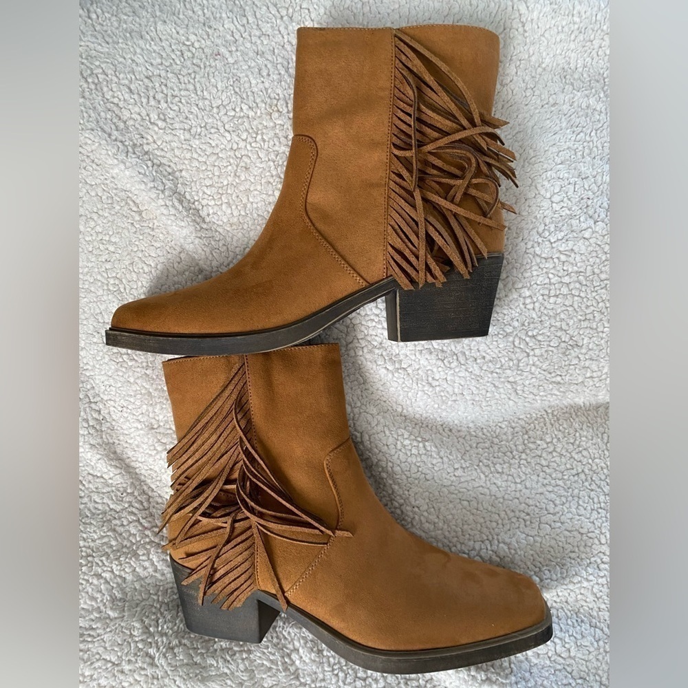 NWT SO® Women's Old Fashion Fringe Cowgirl Western Boots Size:9.5, Color: Cognac